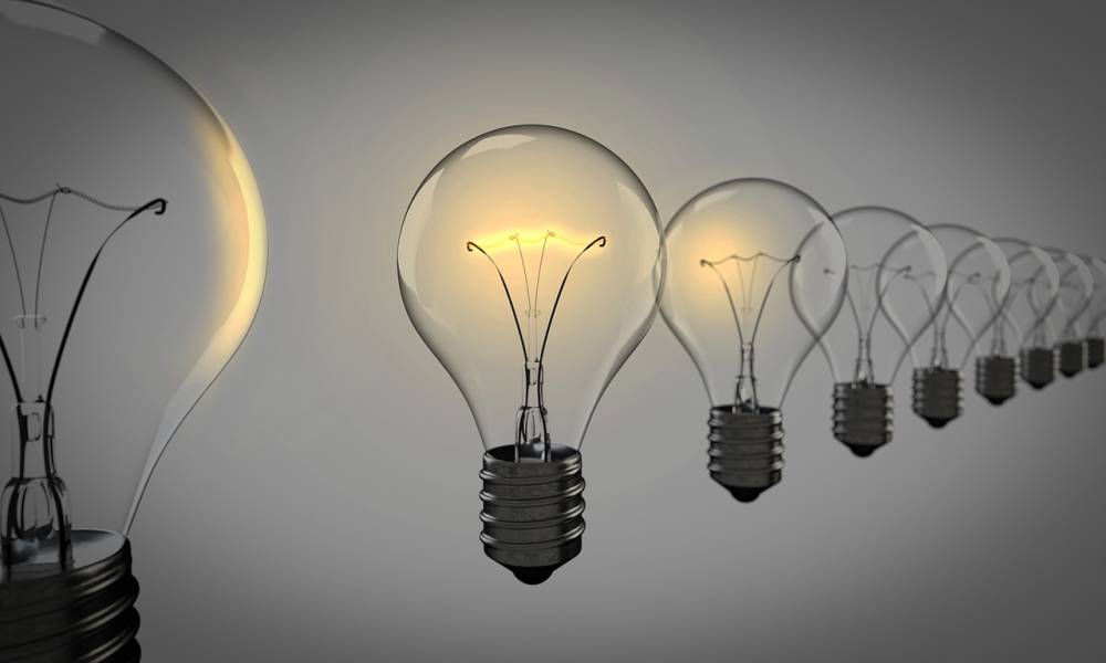 light-bulbs-1875384_1280